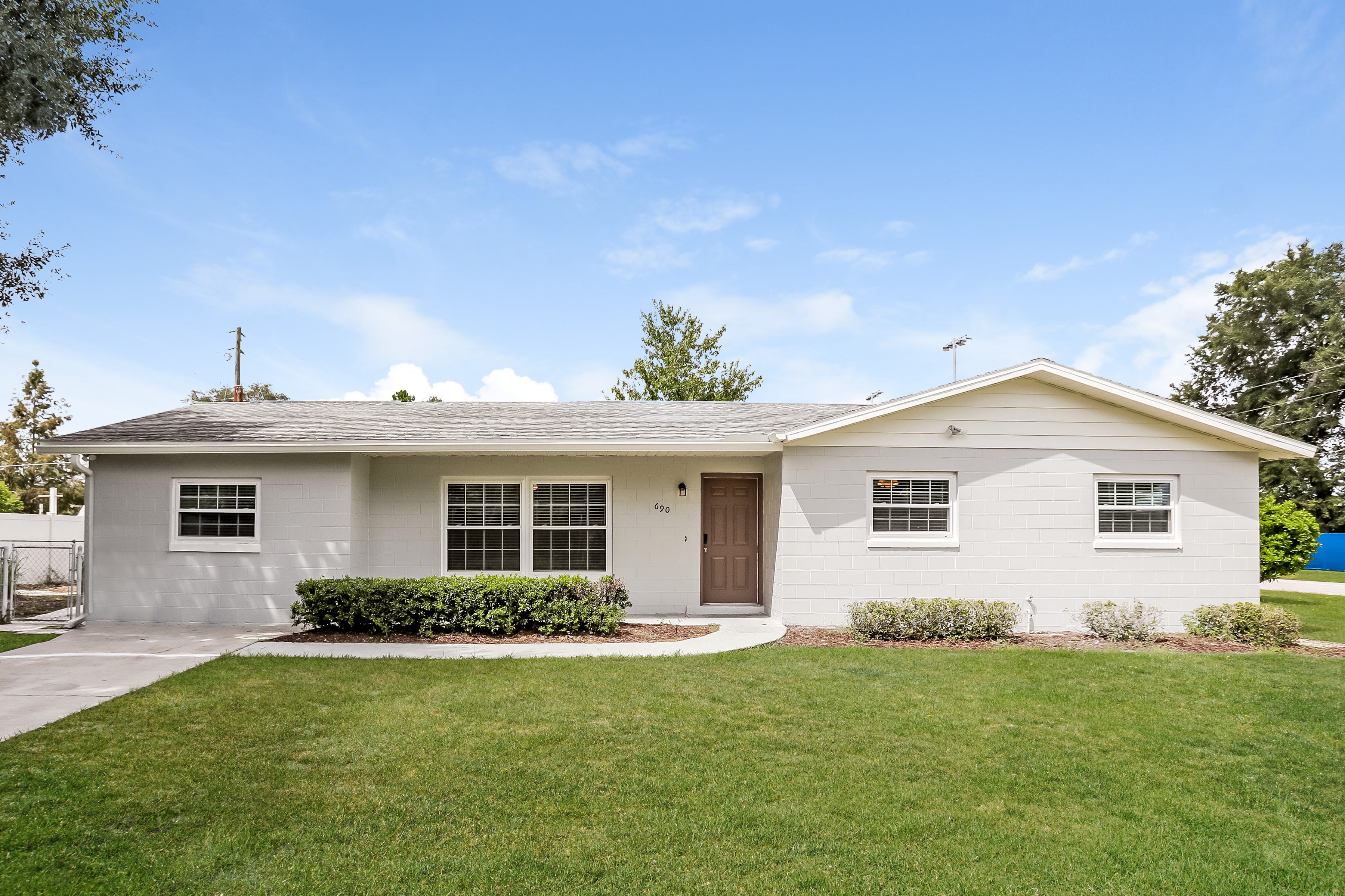 690 N WELLS ST APOPKA, FL 32712
